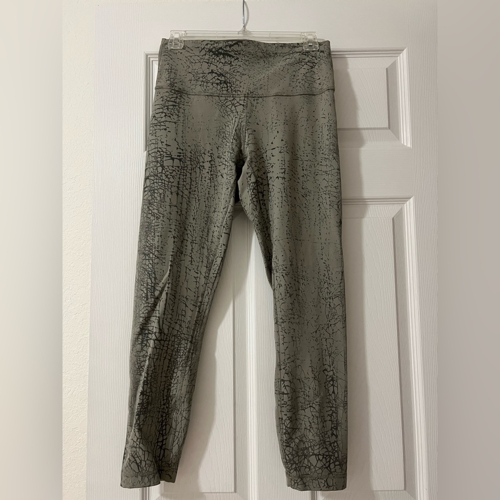Lululemon Wunder Train high rise size 8